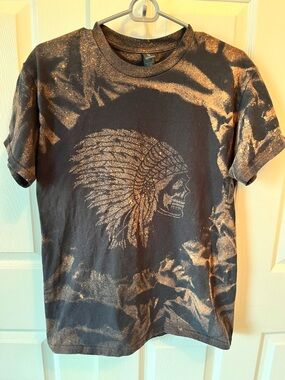 Indigenous Artist Design Skull Graphic Tee - Hand-Distressed Acid Wash M Unisex